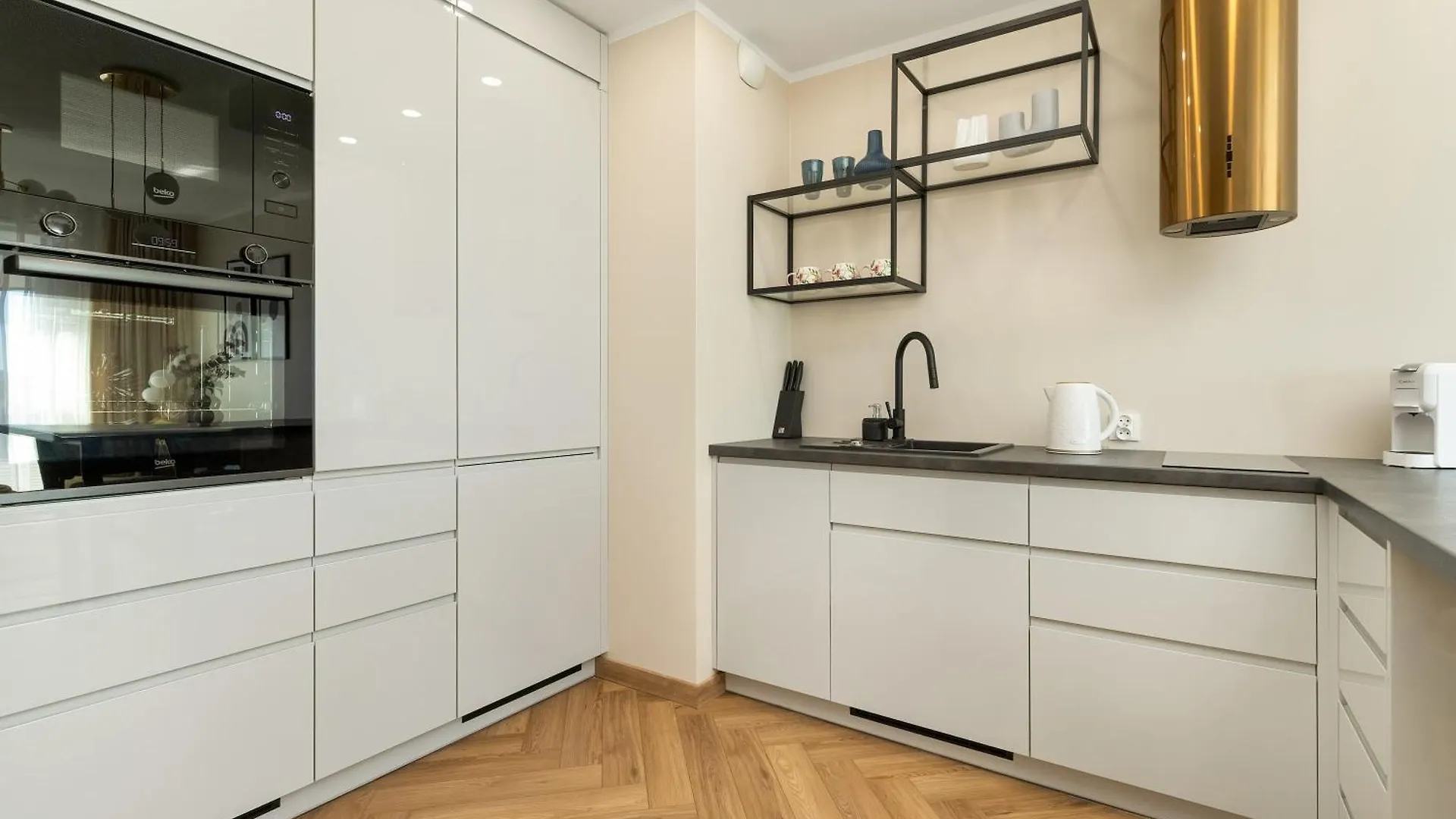 Sunny Apartment With Parking Near Polsat Plus Arena By Noclegi Renters Gdansk
