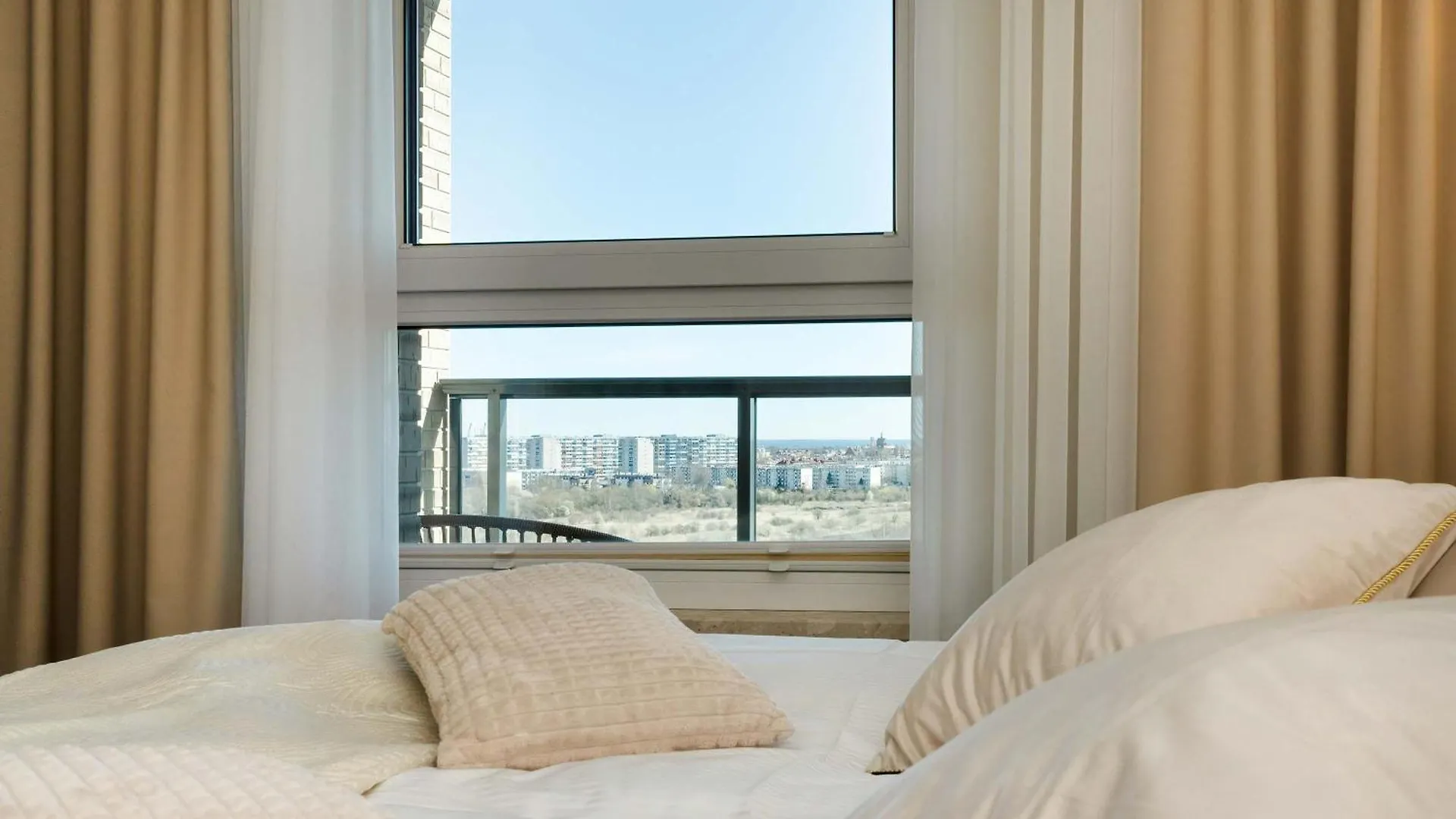 Sunny Apartment With Parking Near Polsat Plus Arena By Noclegi Renters Gdansk 0*,